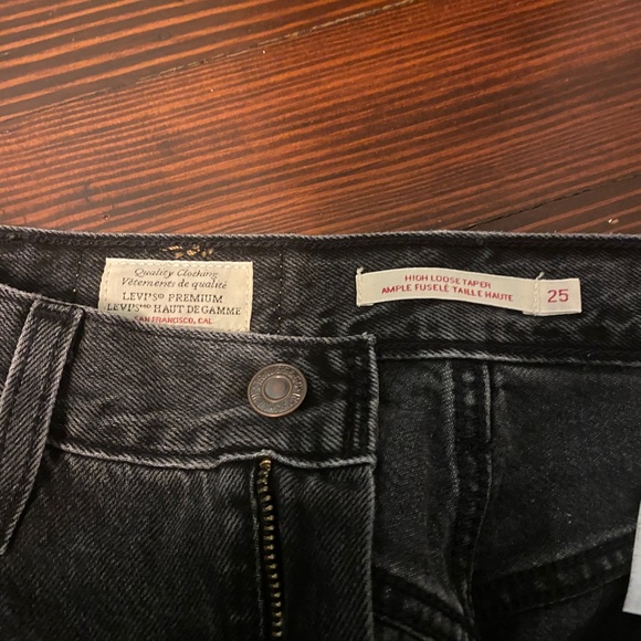 Black Levi’s high waisted jeans - Picture 4 of 4